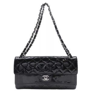 CHANEL ChainShoulder Shoulder Bag Matelasse Double flap black Patent leath...